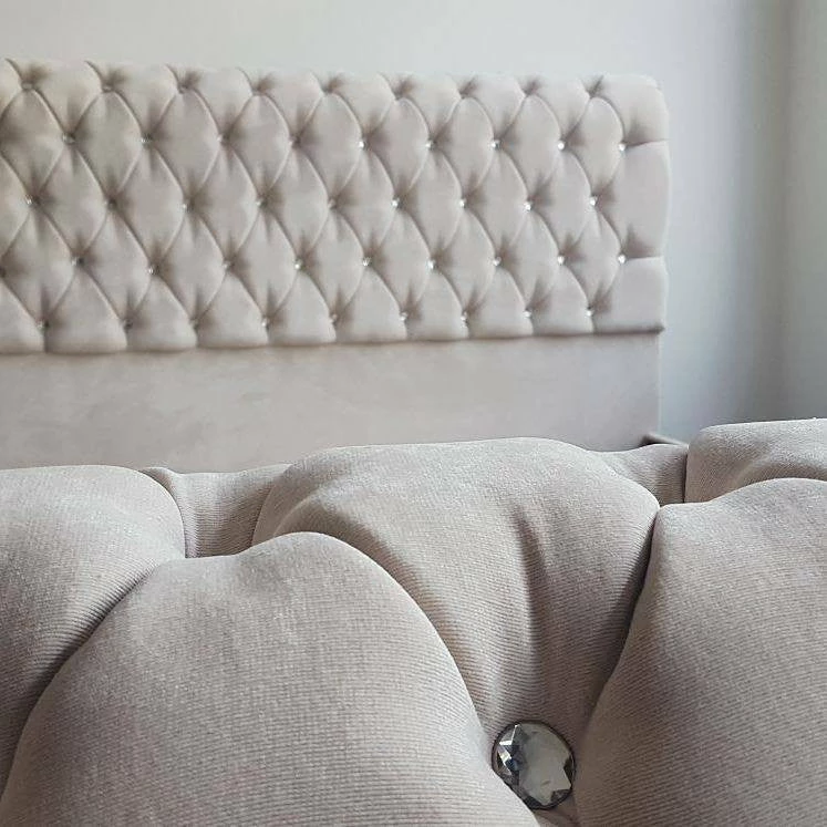 BESPOKEZ Santiago Plush Velvet Bedstead