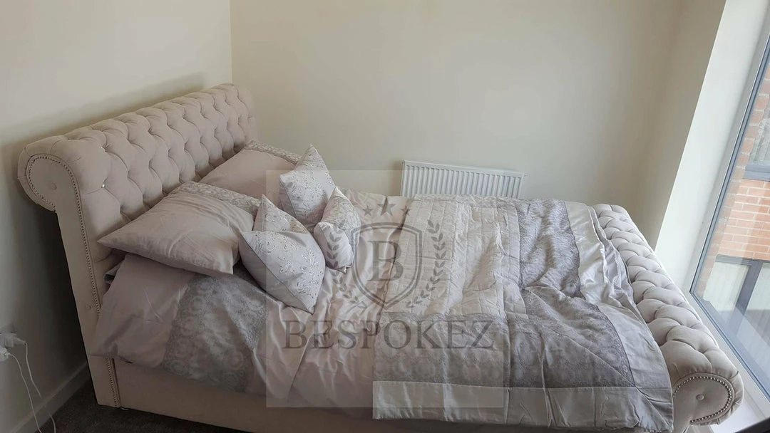 BESPOKEZ Santiago Plush Velvet Bedstead