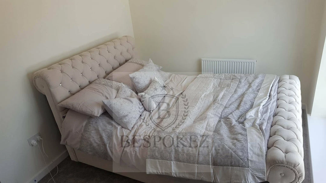 BESPOKEZ Santiago Plush Velvet Bedstead