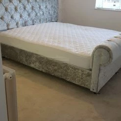 FIL CROWN SLEIGH CRUSHED VELVET BED BED COLLECTION