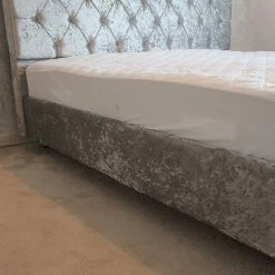 FIL CROWN SLEIGH CRUSHED VELVET BED BED COLLECTION