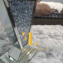 ASR INTERIOR Crushed Diamond V Console Table