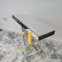 ASR INTERIOR Crushed Diamond V Console Table