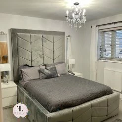 FIL KNIGHTSBRIDGE BED IN PLUSH VELVET